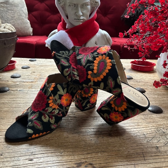 Sole Society - Picture 2 of 3